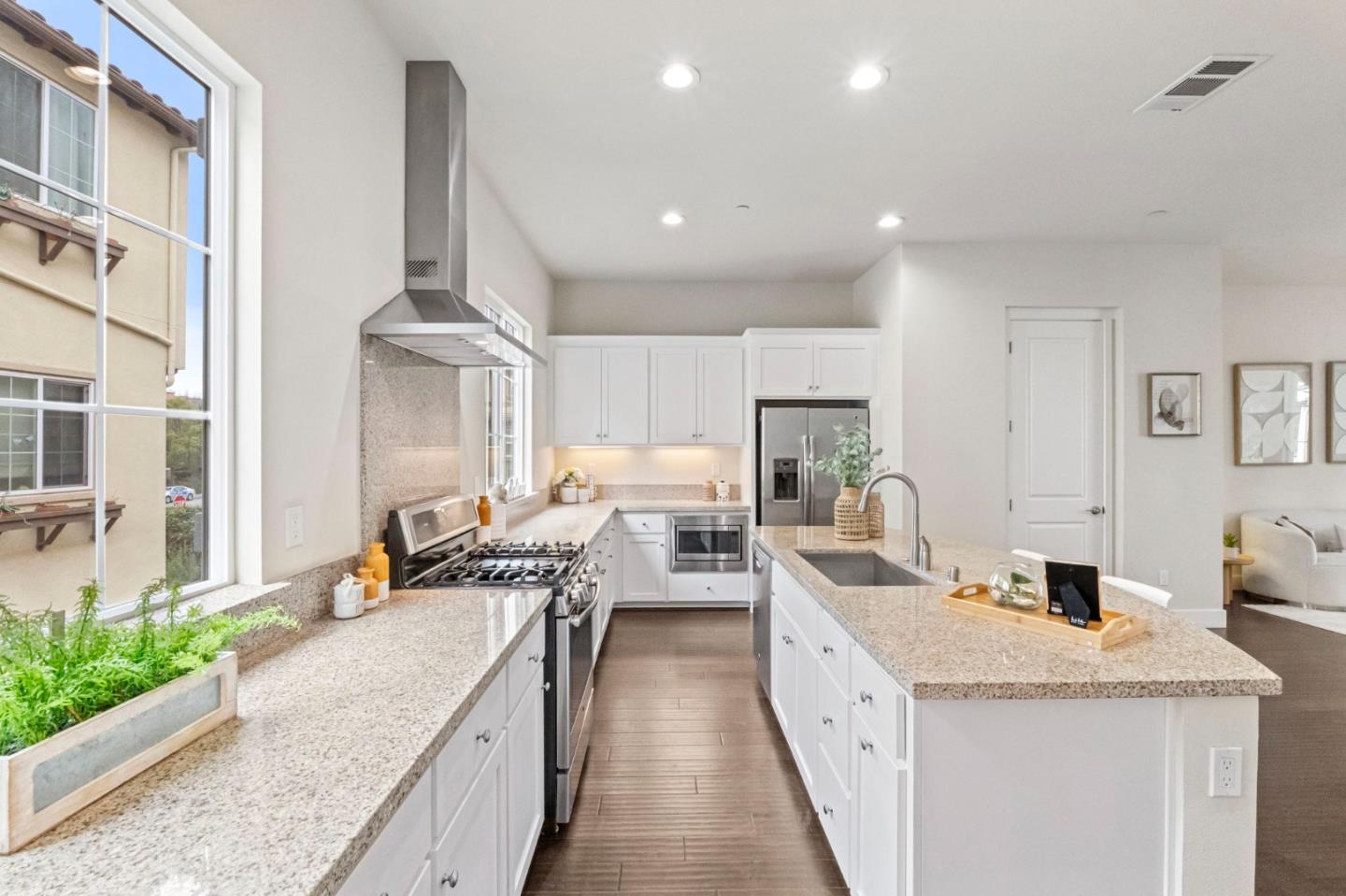 Detail Gallery Image 15 of 41 For 183 Jeffrey Ter, Sunnyvale,  CA 94086 - 3 Beds | 2/1 Baths