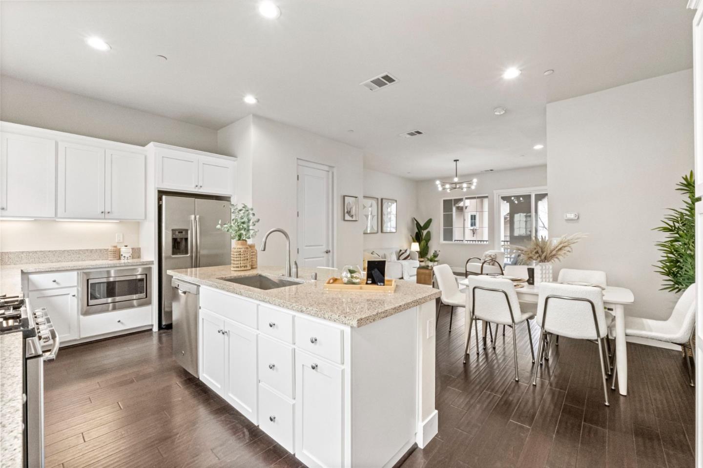 Detail Gallery Image 16 of 41 For 183 Jeffrey Ter, Sunnyvale,  CA 94086 - 3 Beds | 2/1 Baths