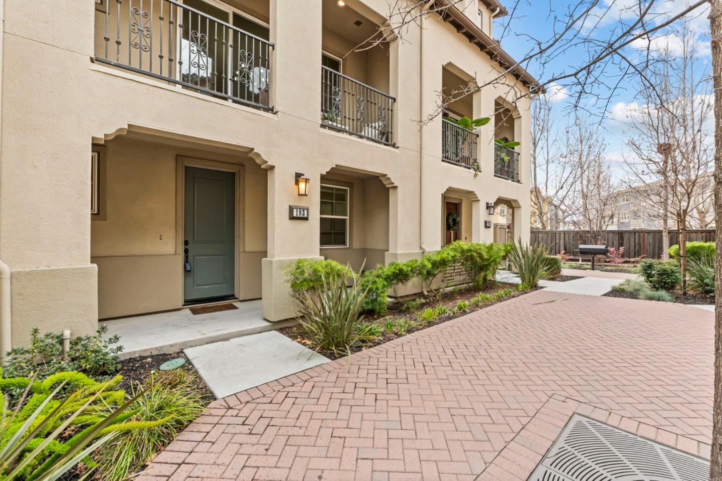 Detail Gallery Image 3 of 41 For 183 Jeffrey Ter, Sunnyvale,  CA 94086 - 3 Beds | 2/1 Baths