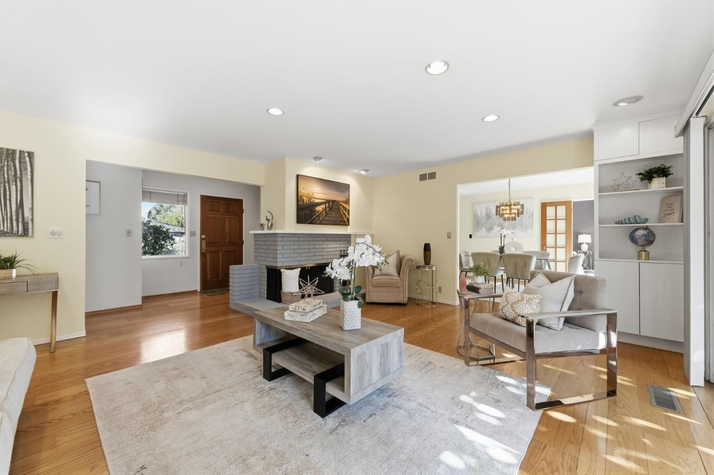 Detail Gallery Image 16 of 35 For 28 Willow Rd, Menlo Park,  CA 94025 - 3 Beds | 3 Baths