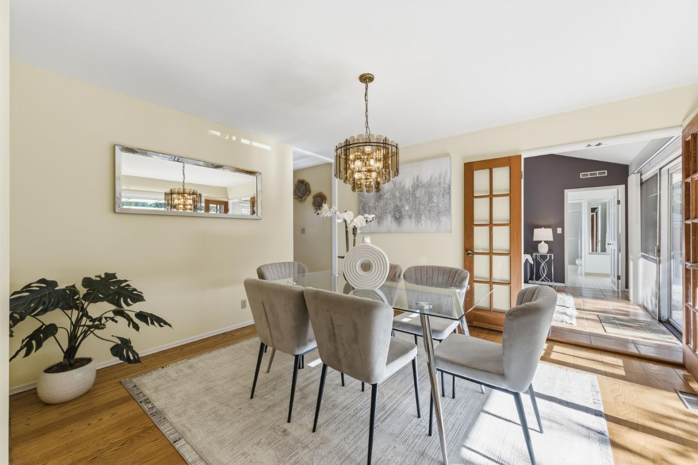 Detail Gallery Image 18 of 35 For 28 Willow Rd, Menlo Park,  CA 94025 - 3 Beds | 3 Baths