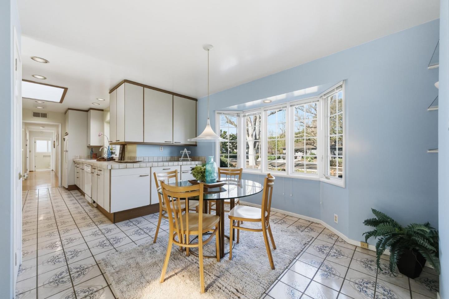 Detail Gallery Image 24 of 35 For 28 Willow Rd, Menlo Park,  CA 94025 - 3 Beds | 3 Baths