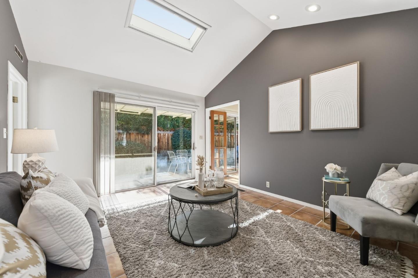 Detail Gallery Image 28 of 35 For 28 Willow Rd, Menlo Park,  CA 94025 - 3 Beds | 3 Baths