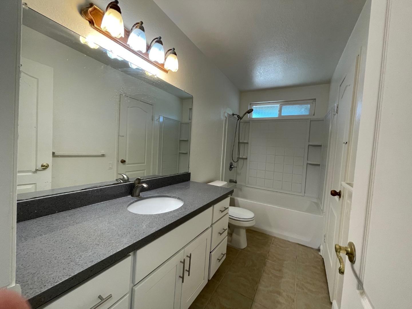 Detail Gallery Image 12 of 14 For 1362 Mcquesten Dr #B,  San Jose,  CA 95122 - 3 Beds | 1/1 Baths