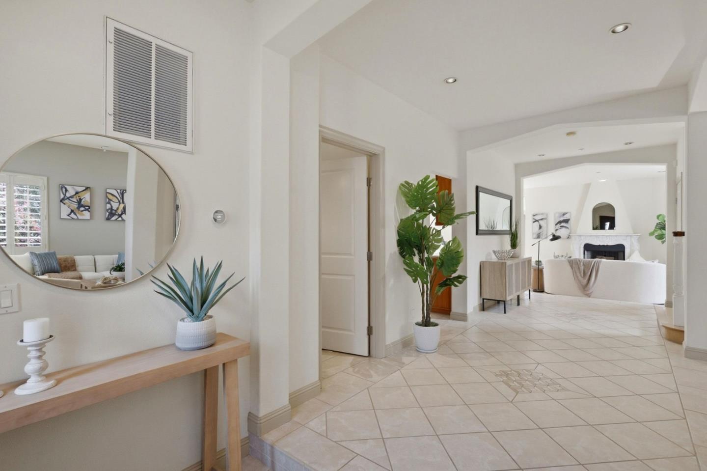 Detail Gallery Image 2 of 48 For 111 Misty Ct, Santa Cruz,  CA 95060 - 4 Beds | 3 Baths