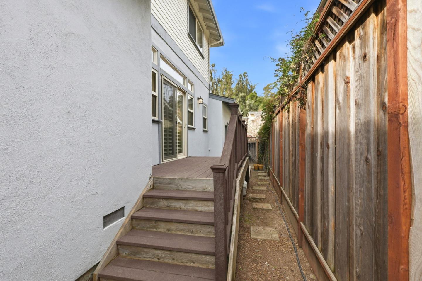 Detail Gallery Image 40 of 48 For 111 Misty Ct, Santa Cruz,  CA 95060 - 4 Beds | 3 Baths