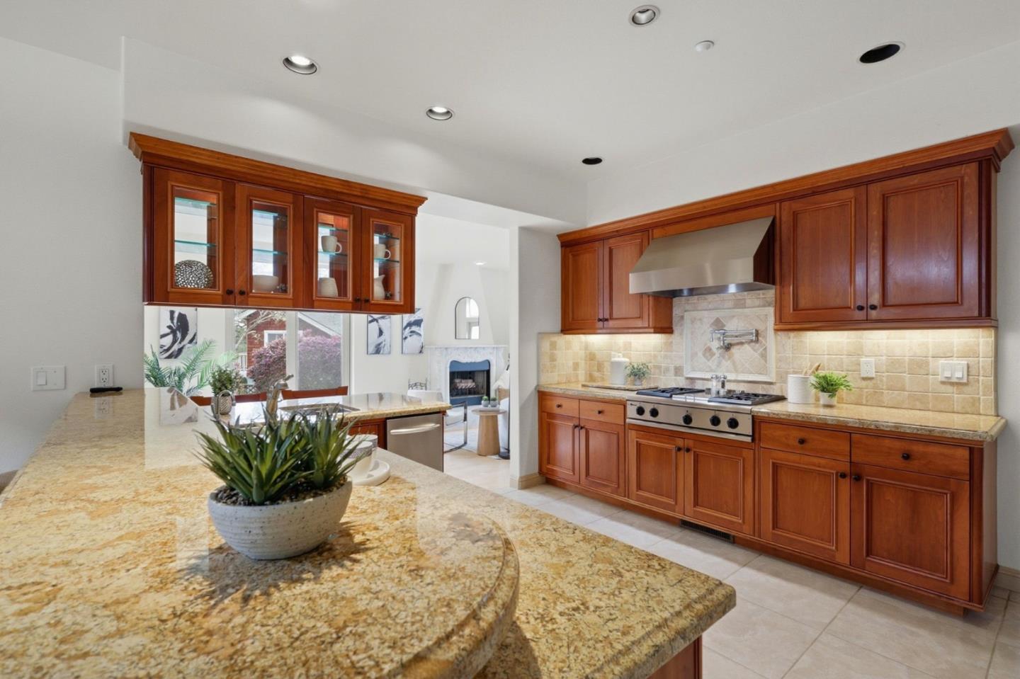 Detail Gallery Image 9 of 48 For 111 Misty Ct, Santa Cruz,  CA 95060 - 4 Beds | 3 Baths