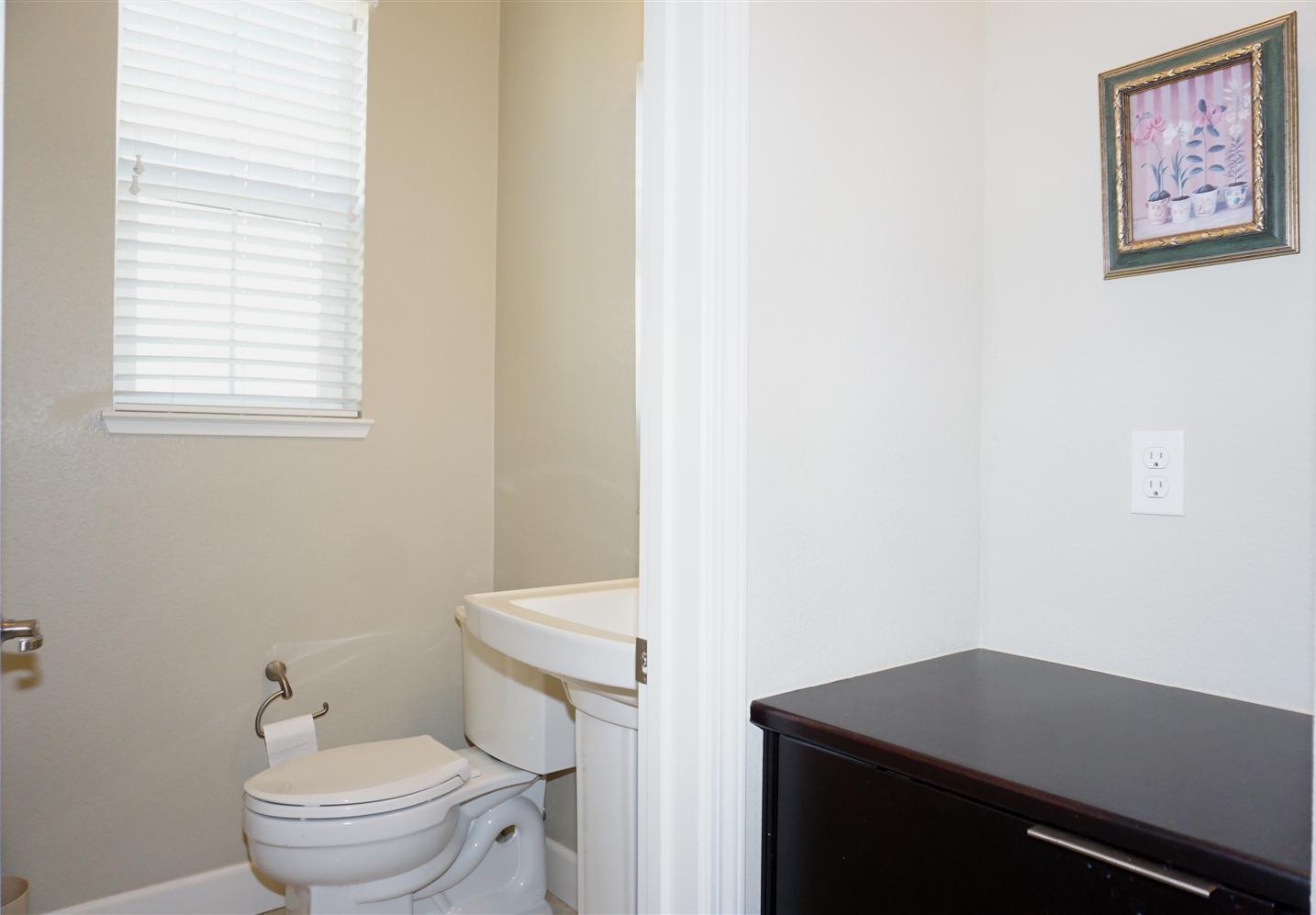 Detail Gallery Image 11 of 32 For 815 Blue Opal Dr, San Jose,  CA 95123 - 3 Beds | 3/1 Baths