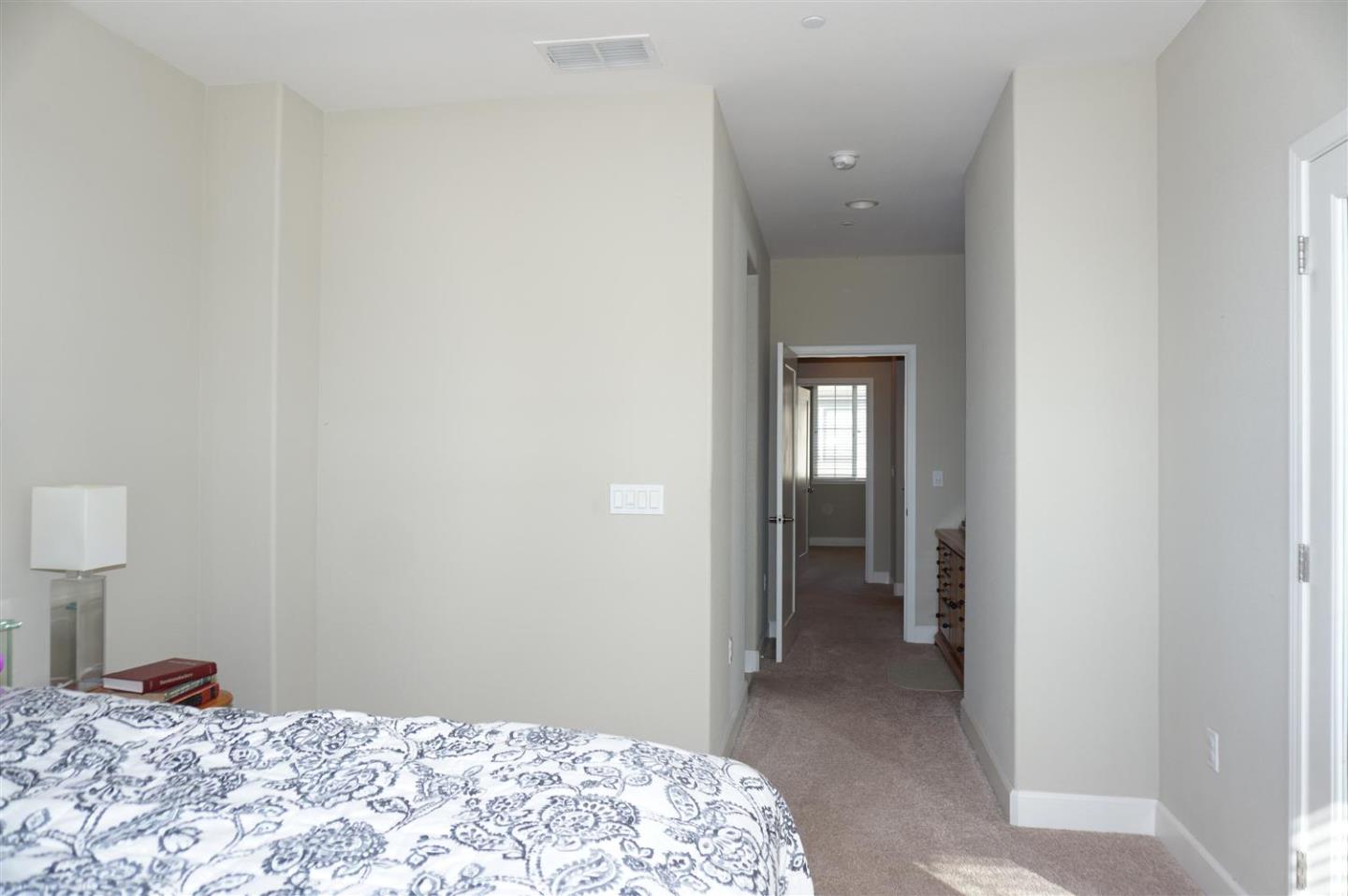 Detail Gallery Image 14 of 32 For 815 Blue Opal Dr, San Jose,  CA 95123 - 3 Beds | 3/1 Baths