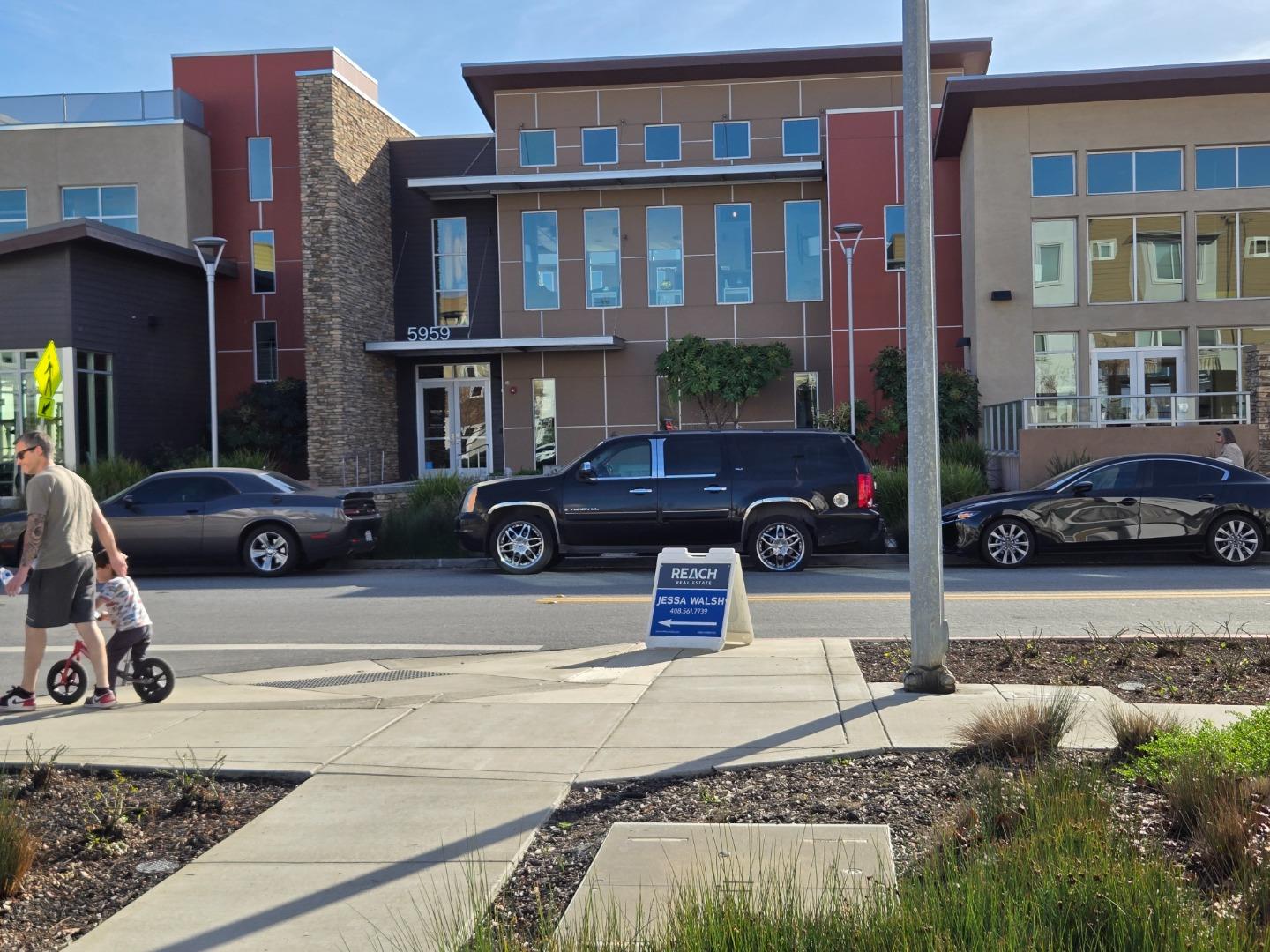 Detail Gallery Image 28 of 32 For 815 Blue Opal Dr, San Jose,  CA 95123 - 3 Beds | 3/1 Baths