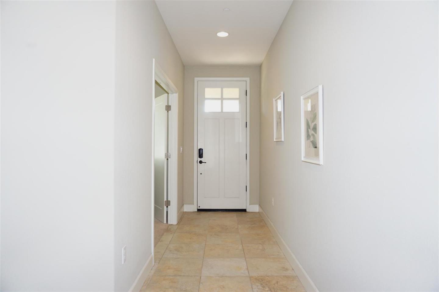 Detail Gallery Image 3 of 32 For 815 Blue Opal Dr, San Jose,  CA 95123 - 3 Beds | 3/1 Baths