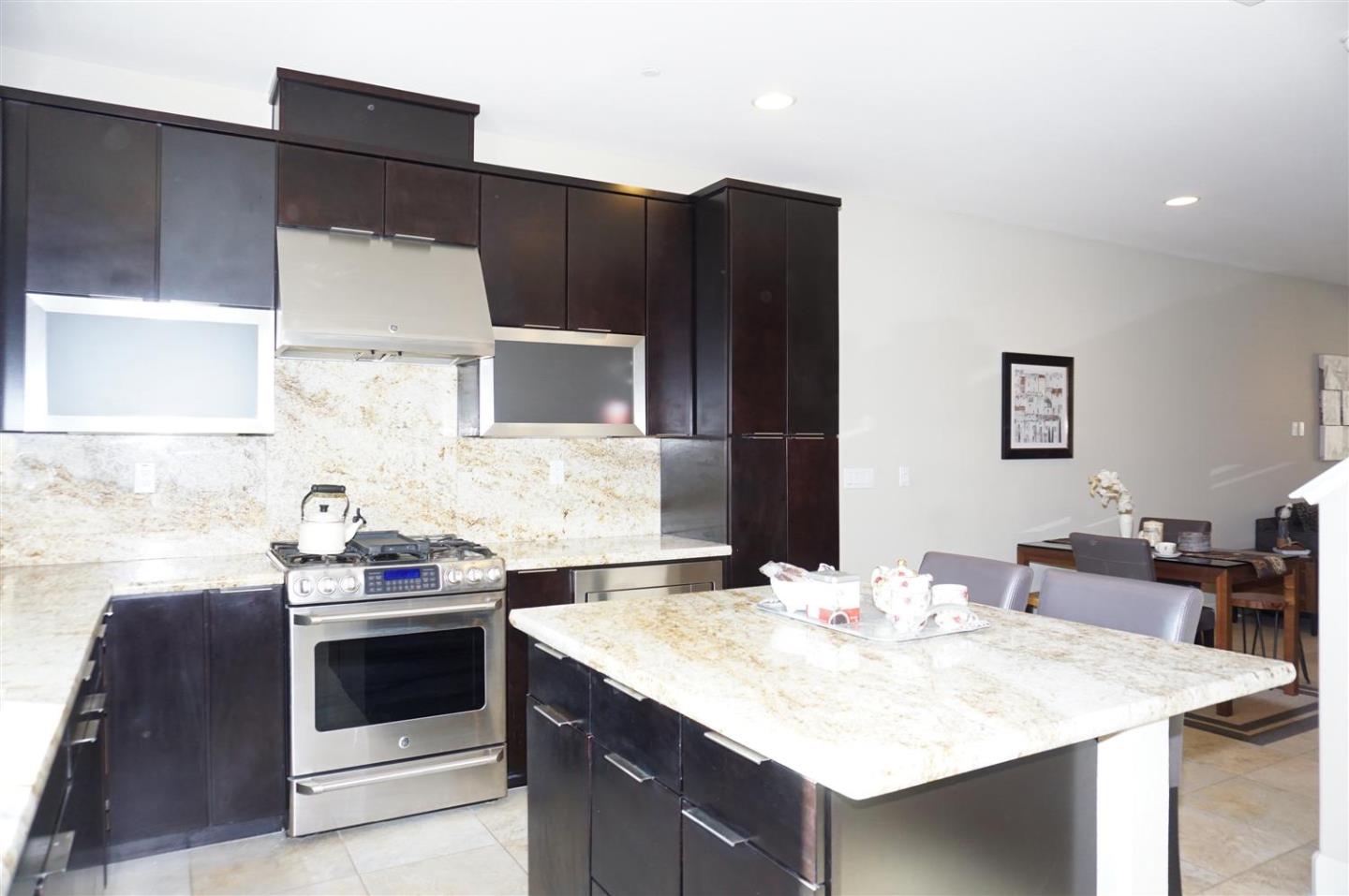 Detail Gallery Image 9 of 32 For 815 Blue Opal Dr, San Jose,  CA 95123 - 3 Beds | 3/1 Baths