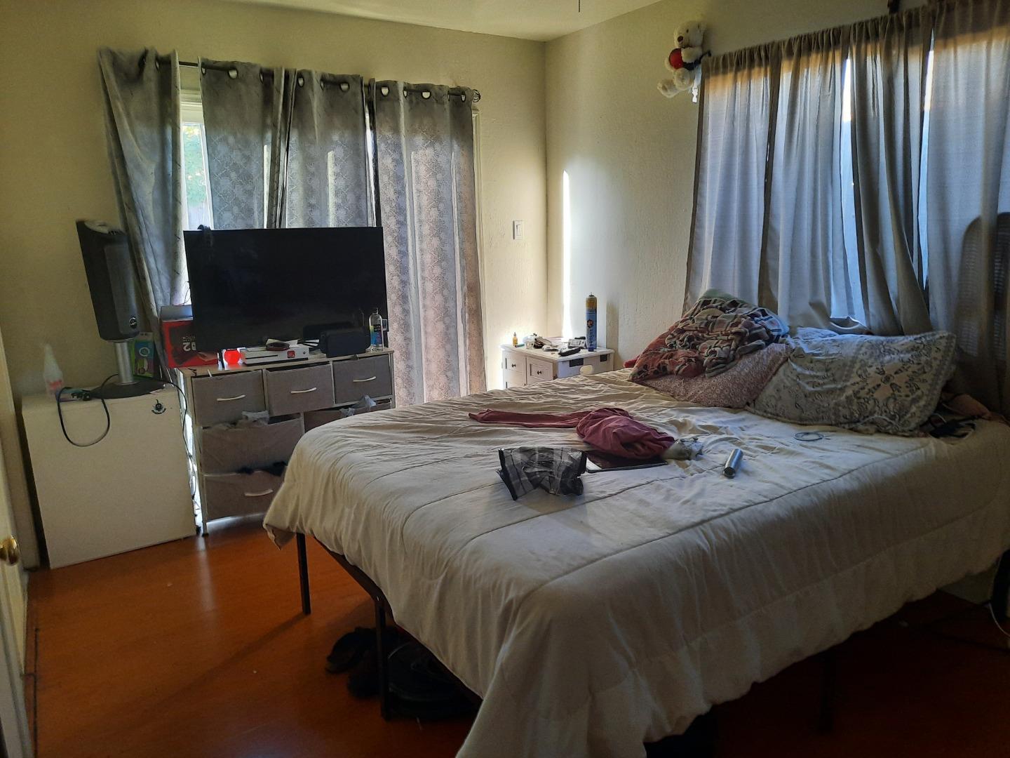 Detail Gallery Image 15 of 19 For 248 Eureka Ct, Sunnyvale,  CA 94085 - 5 Beds | 3 Baths