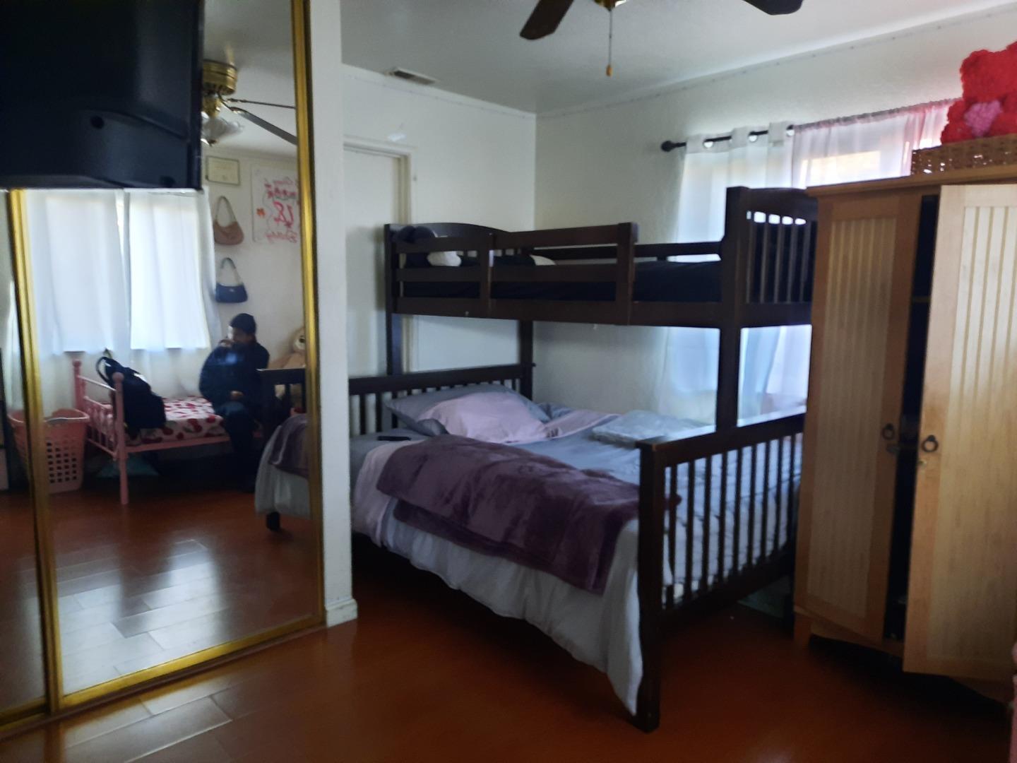 Detail Gallery Image 9 of 19 For 248 Eureka Ct, Sunnyvale,  CA 94085 - 5 Beds | 3 Baths