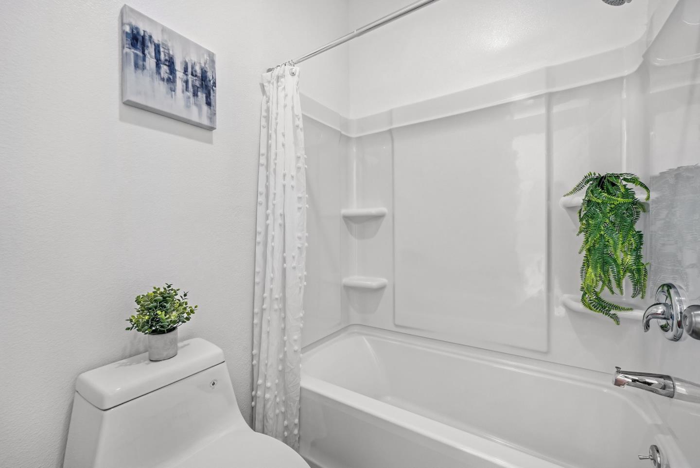 Detail Gallery Image 18 of 37 For 29004 Tern Pl, Hayward,  CA 94545 - 4 Beds | 2/1 Baths
