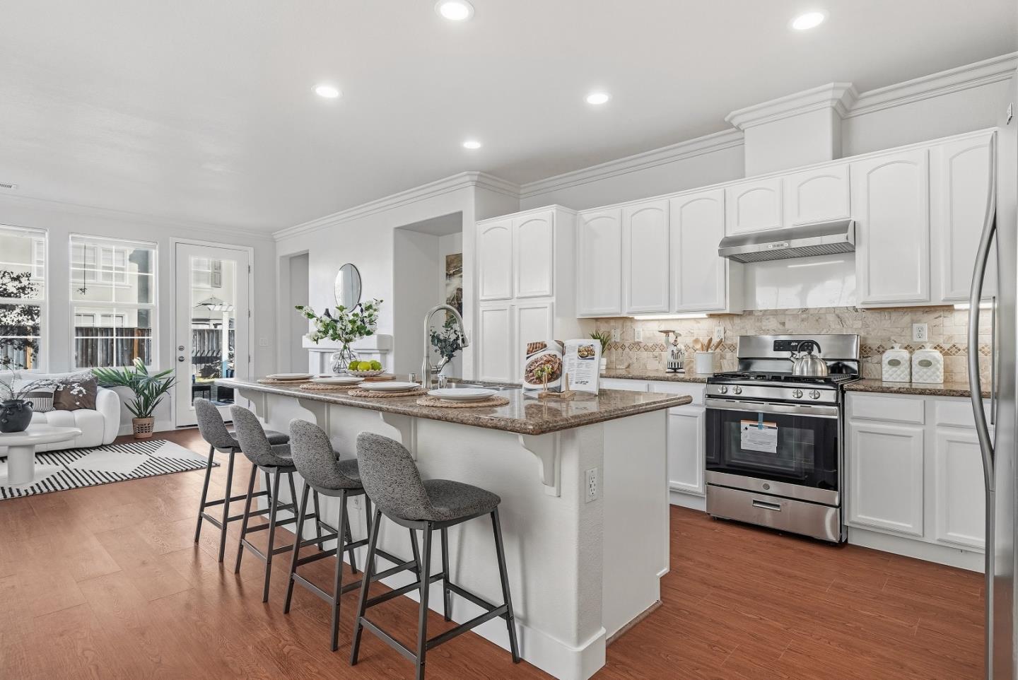 Detail Gallery Image 6 of 37 For 29004 Tern Pl, Hayward,  CA 94545 - 4 Beds | 2/1 Baths