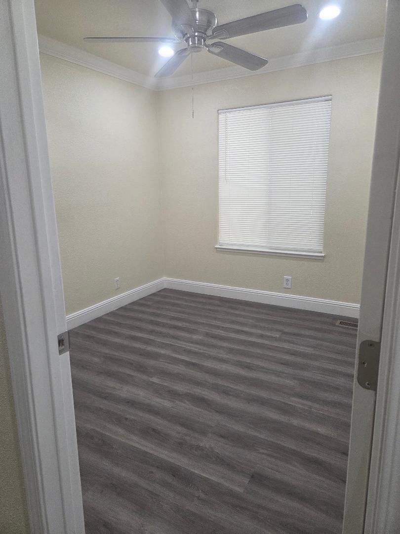 Detail Gallery Image 6 of 9 For Address Not Disclosed, San Jose,  CA 95110 - 3 Beds | 1/1 Baths