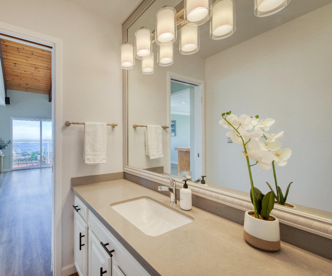 Detail Gallery Image 10 of 35 For 425 Farallon Ave, Pacifica,  CA 94044 - 4 Beds | 2/1 Baths