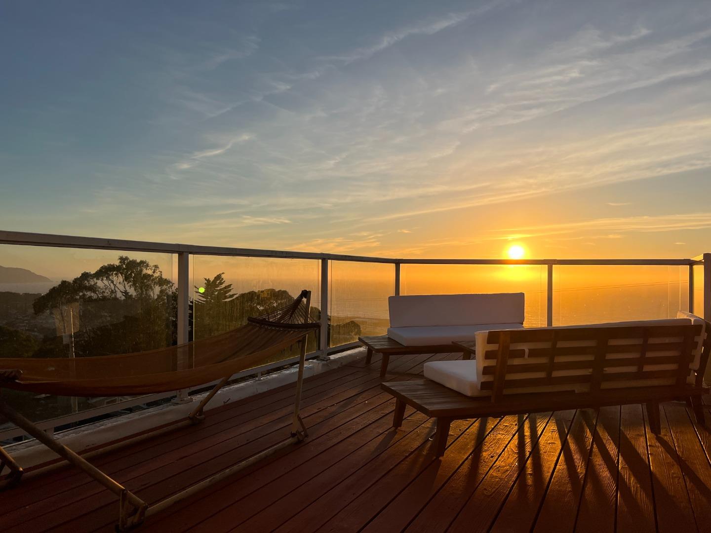 Detail Gallery Image 18 of 35 For 425 Farallon Ave, Pacifica,  CA 94044 - 4 Beds | 2/1 Baths