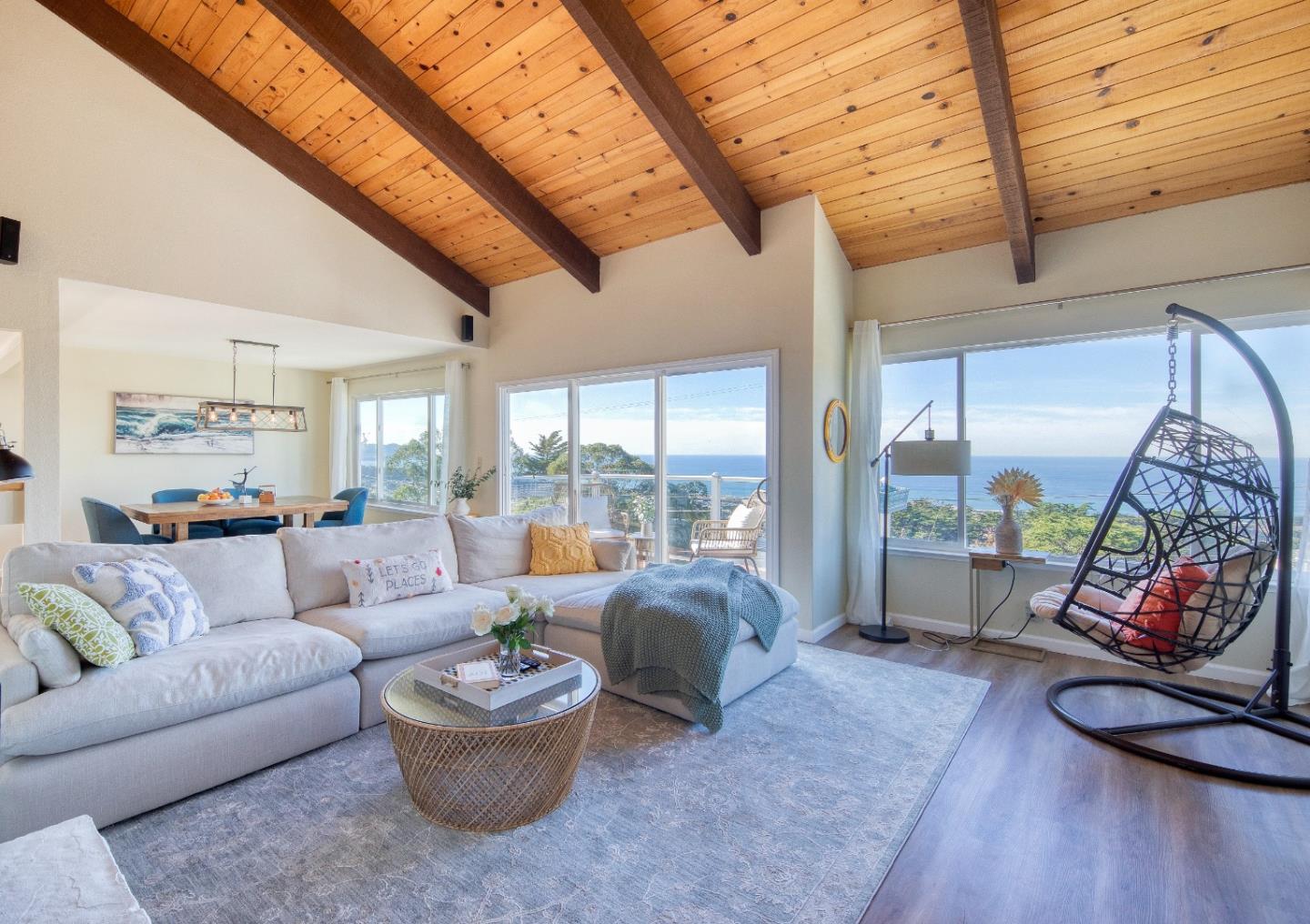 Detail Gallery Image 2 of 35 For 425 Farallon Ave, Pacifica,  CA 94044 - 4 Beds | 2/1 Baths