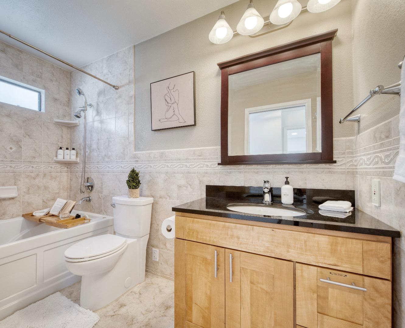 Detail Gallery Image 22 of 35 For 425 Farallon Ave, Pacifica,  CA 94044 - 4 Beds | 2/1 Baths