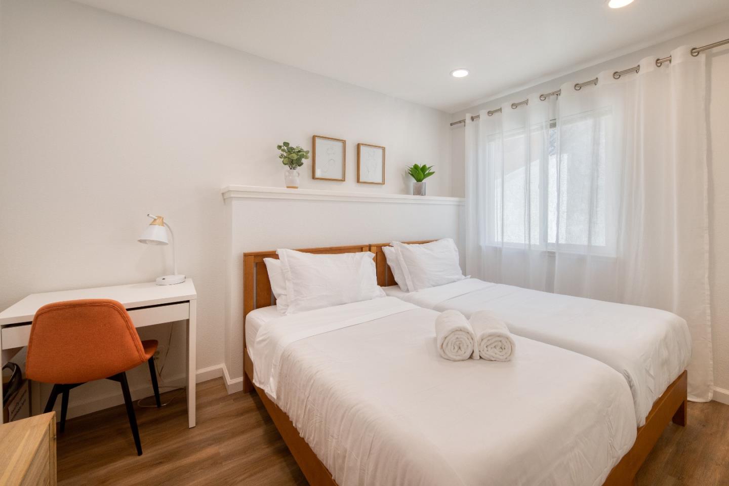 Detail Gallery Image 24 of 35 For 425 Farallon Ave, Pacifica,  CA 94044 - 4 Beds | 2/1 Baths