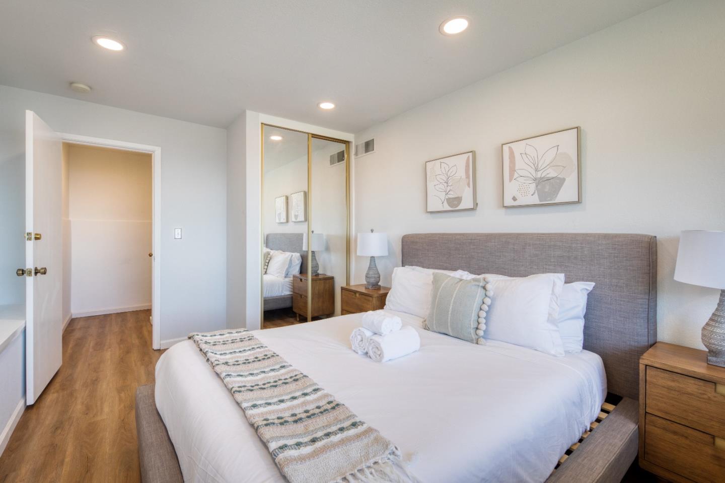 Detail Gallery Image 26 of 35 For 425 Farallon Ave, Pacifica,  CA 94044 - 4 Beds | 2/1 Baths