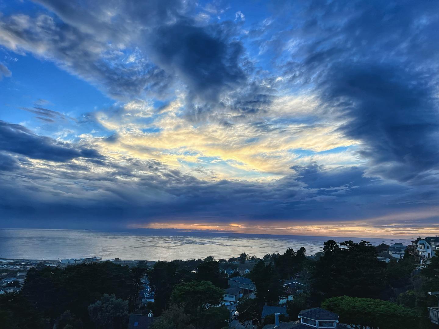 Detail Gallery Image 35 of 35 For 425 Farallon Ave, Pacifica,  CA 94044 - 4 Beds | 2/1 Baths