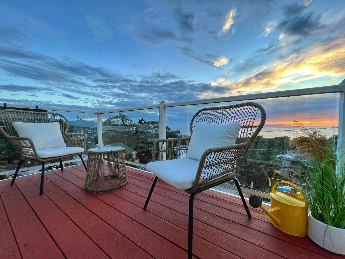 Detail Gallery Image 8 of 35 For 425 Farallon Ave, Pacifica,  CA 94044 - 4 Beds | 2/1 Baths