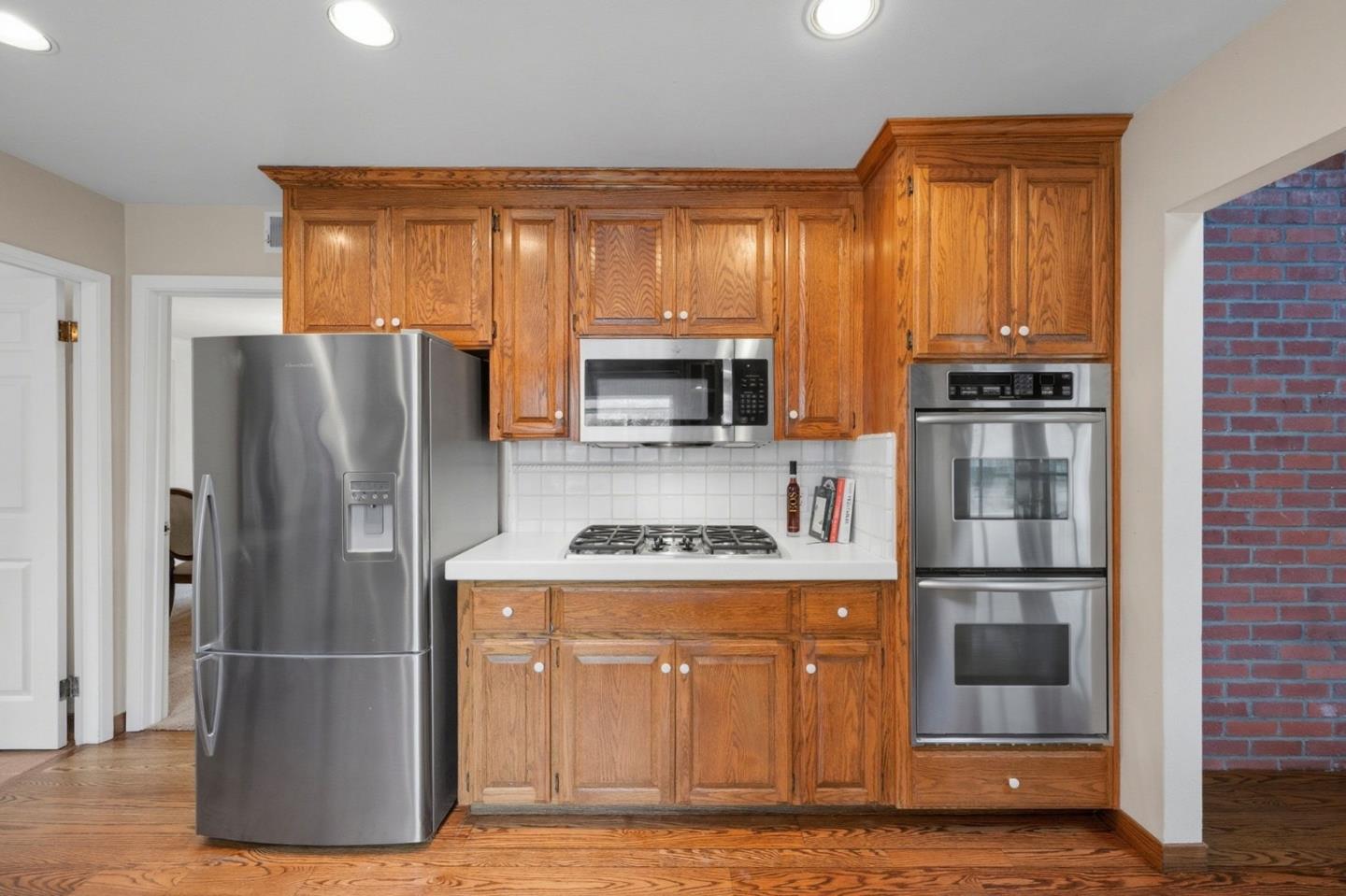 Detail Gallery Image 16 of 39 For 135 Harcross Rd, Woodside,  CA 94062 - 3 Beds | 2 Baths