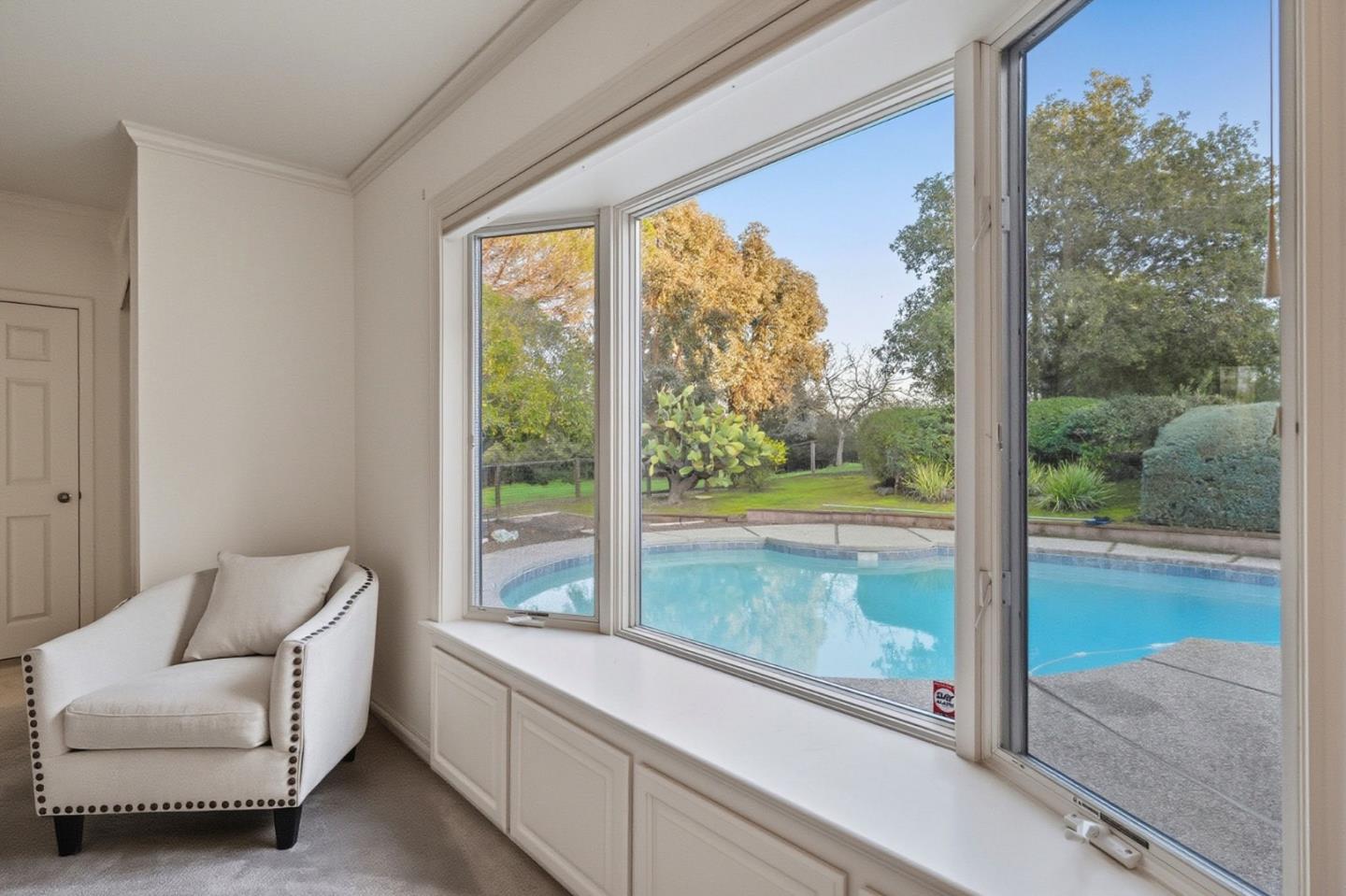 Detail Gallery Image 20 of 39 For 135 Harcross Rd, Woodside,  CA 94062 - 3 Beds | 2 Baths