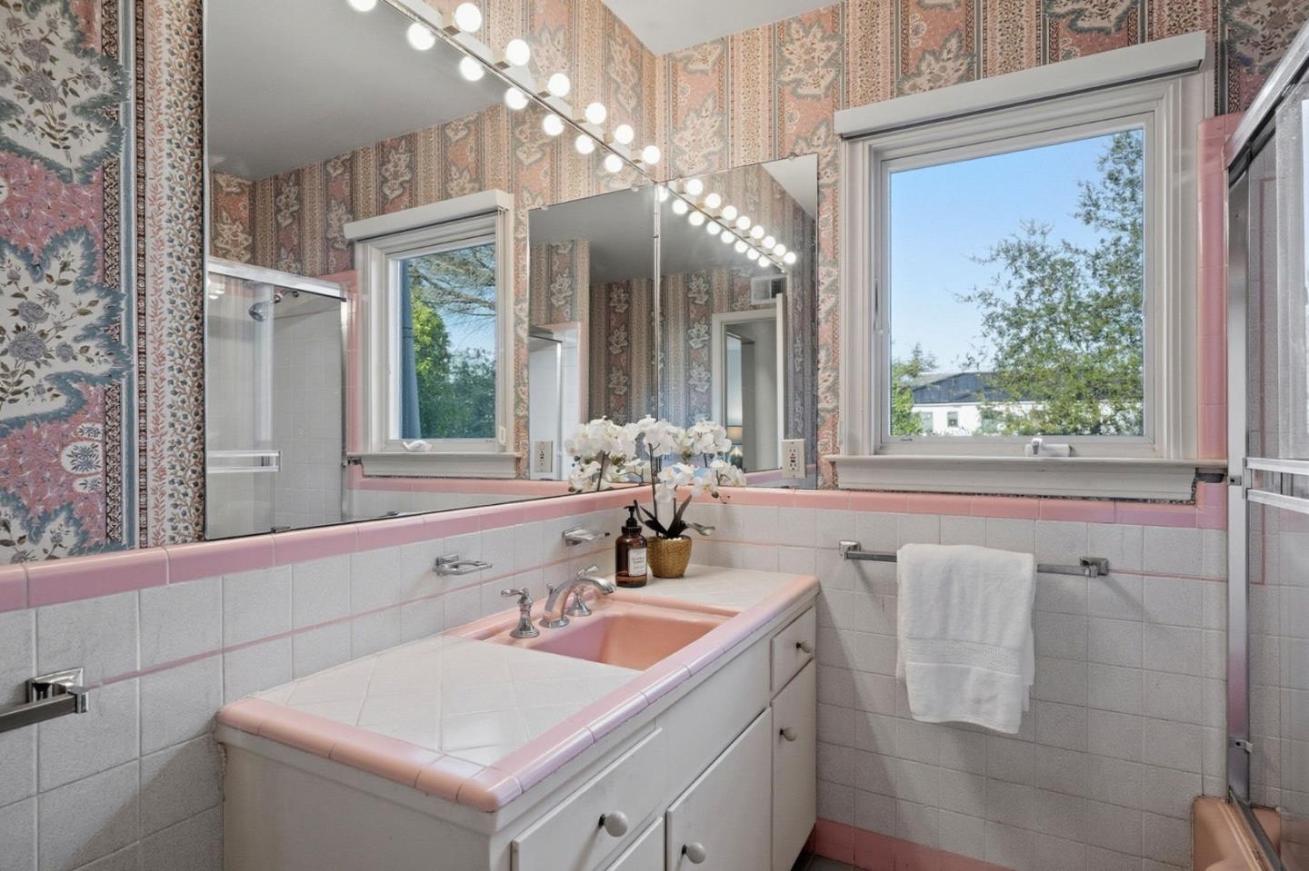 Detail Gallery Image 30 of 39 For 135 Harcross Rd, Woodside,  CA 94062 - 3 Beds | 2 Baths