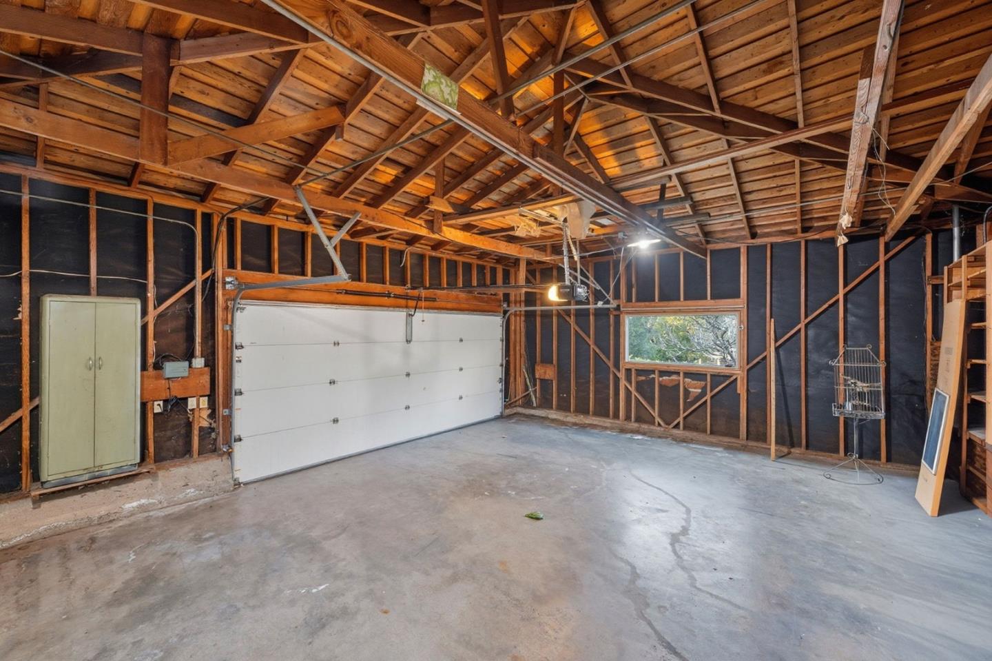 Detail Gallery Image 35 of 39 For 135 Harcross Rd, Woodside,  CA 94062 - 3 Beds | 2 Baths