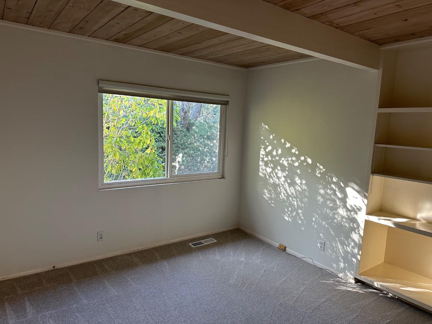 Detail Gallery Image 12 of 16 For 121 Escanyo Way, Portola Valley,  CA 94028 - 5 Beds | 2 Baths