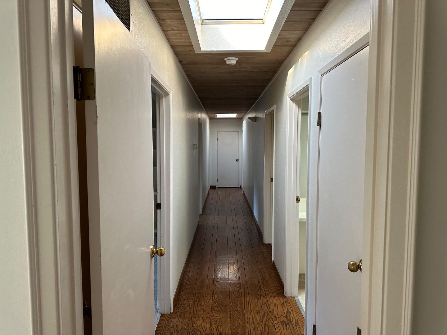 Detail Gallery Image 8 of 16 For 121 Escanyo Way, Portola Valley,  CA 94028 - 5 Beds | 2 Baths