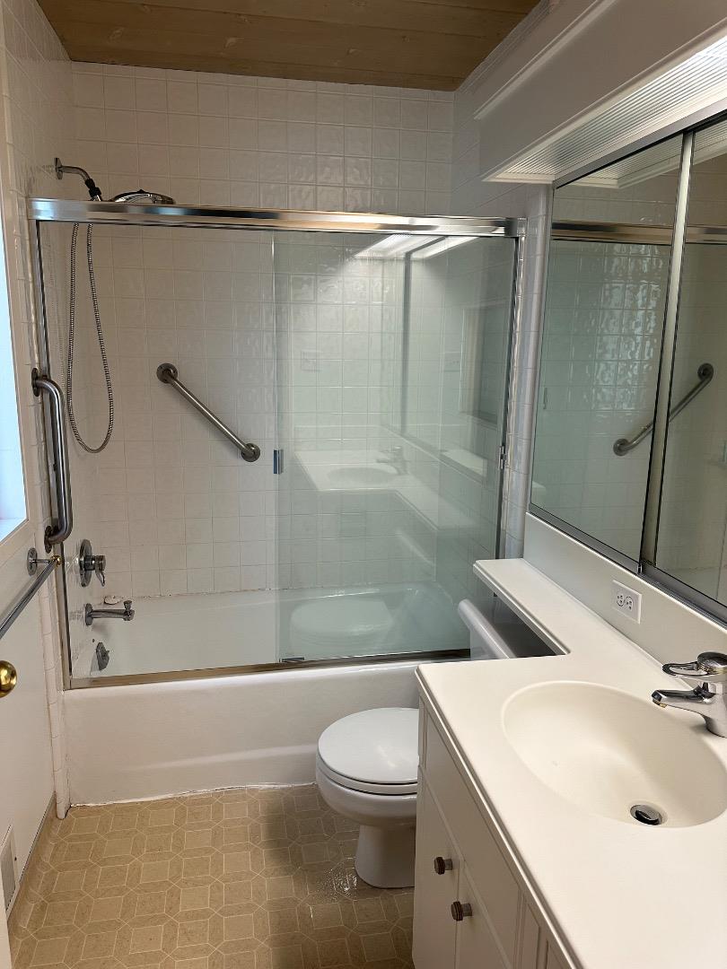 Detail Gallery Image 9 of 16 For 121 Escanyo Way, Portola Valley,  CA 94028 - 5 Beds | 2 Baths