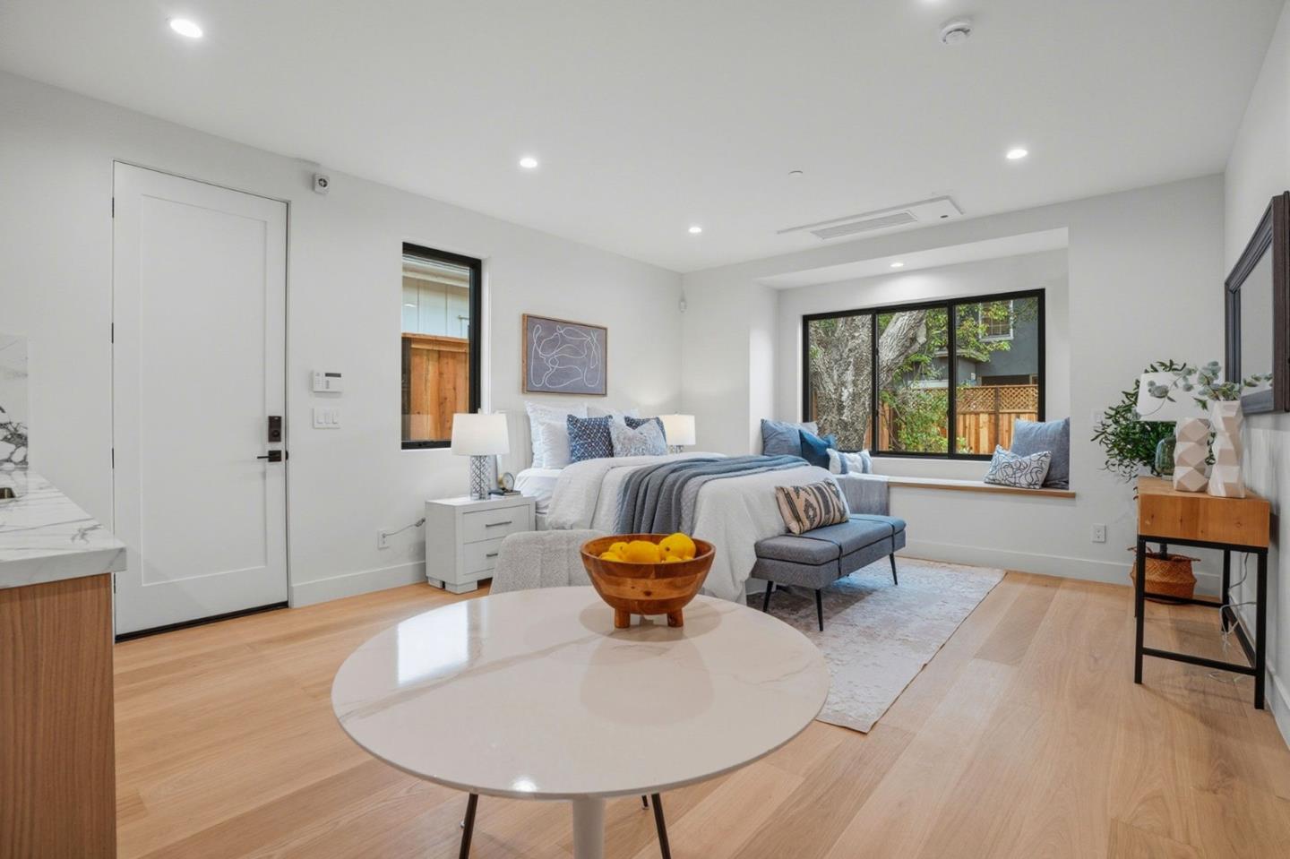 Detail Gallery Image 17 of 36 For 752 College Ave, Menlo Park,  CA 94025 - 5 Beds | 5 Baths