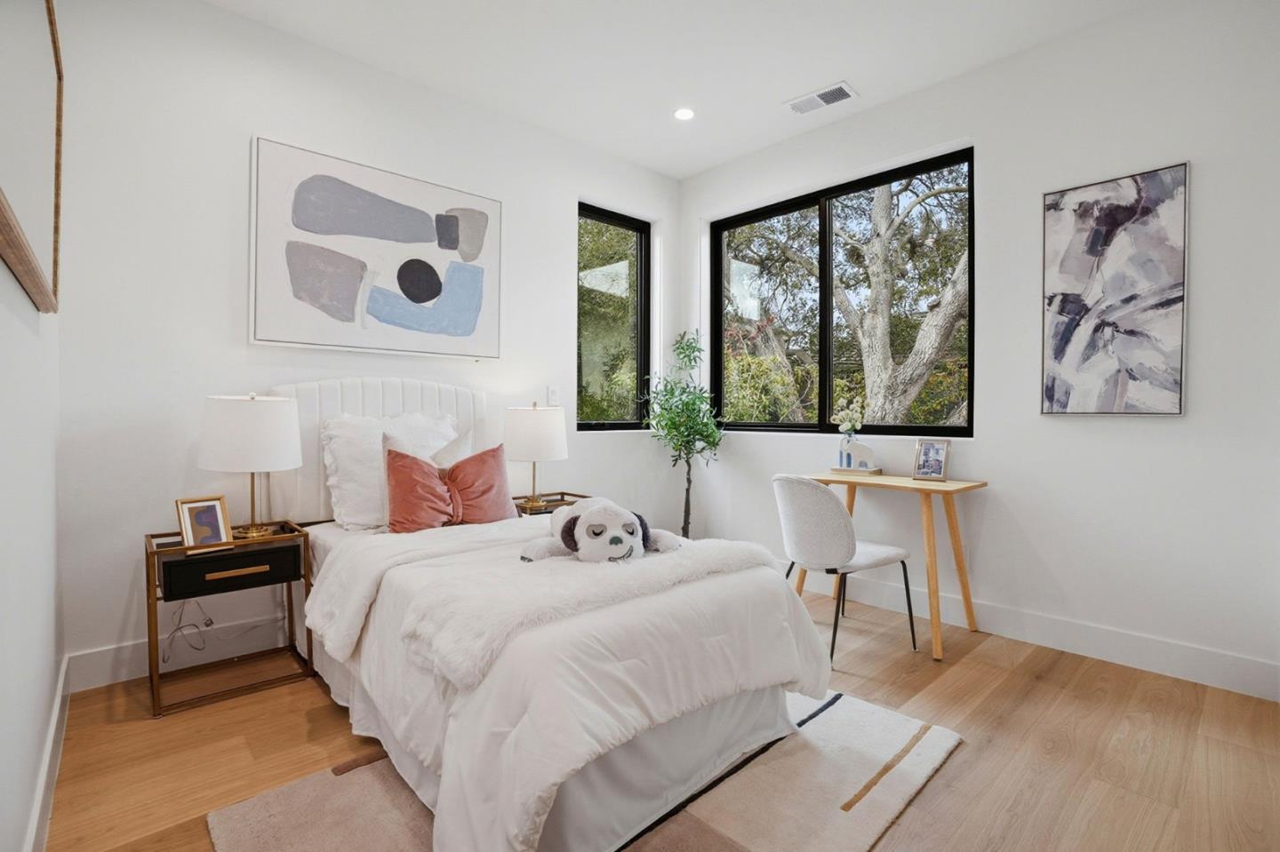 Detail Gallery Image 23 of 36 For 752 College Ave, Menlo Park,  CA 94025 - 5 Beds | 5 Baths