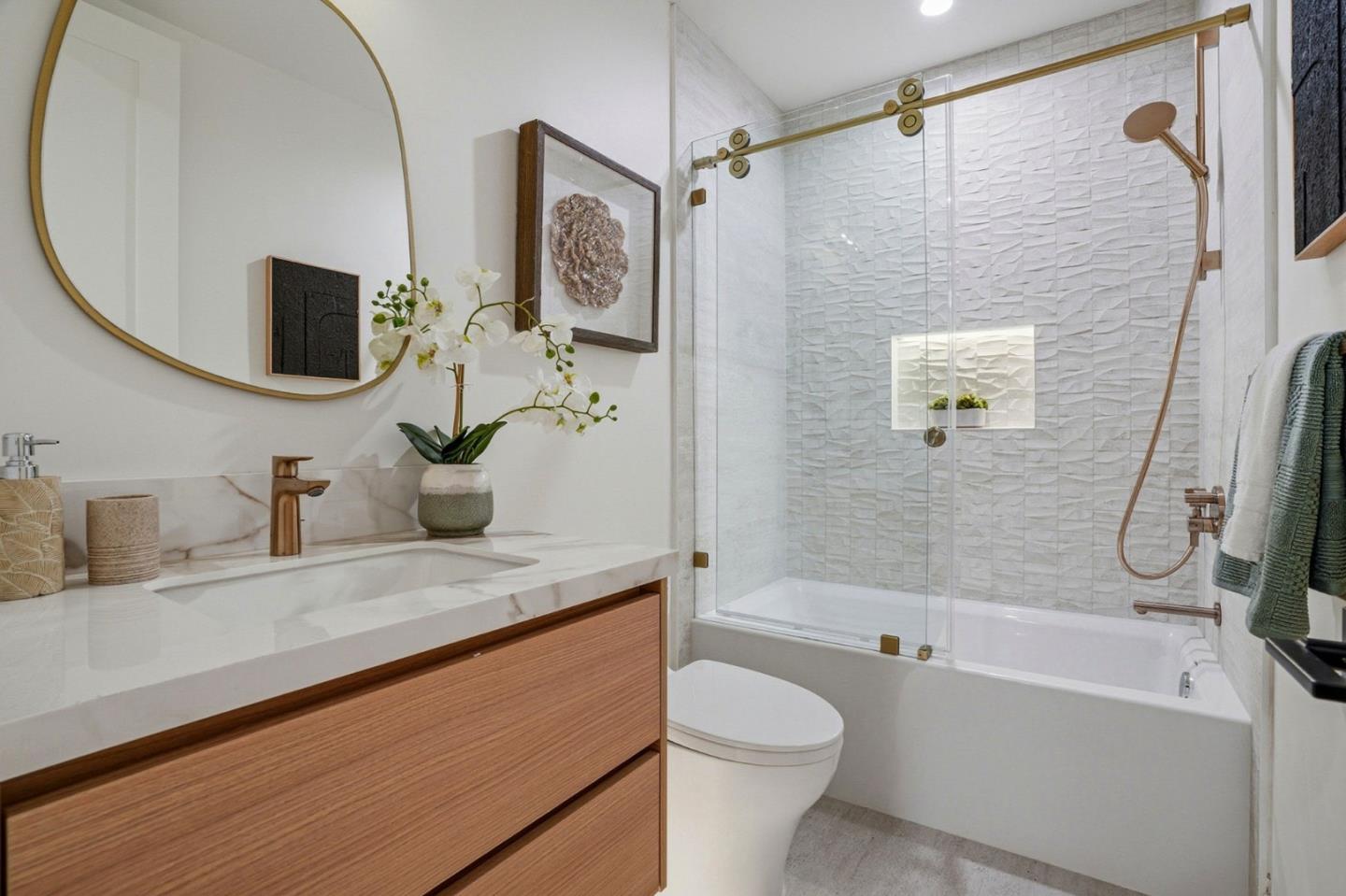 Detail Gallery Image 26 of 36 For 752 College Ave, Menlo Park,  CA 94025 - 5 Beds | 5 Baths