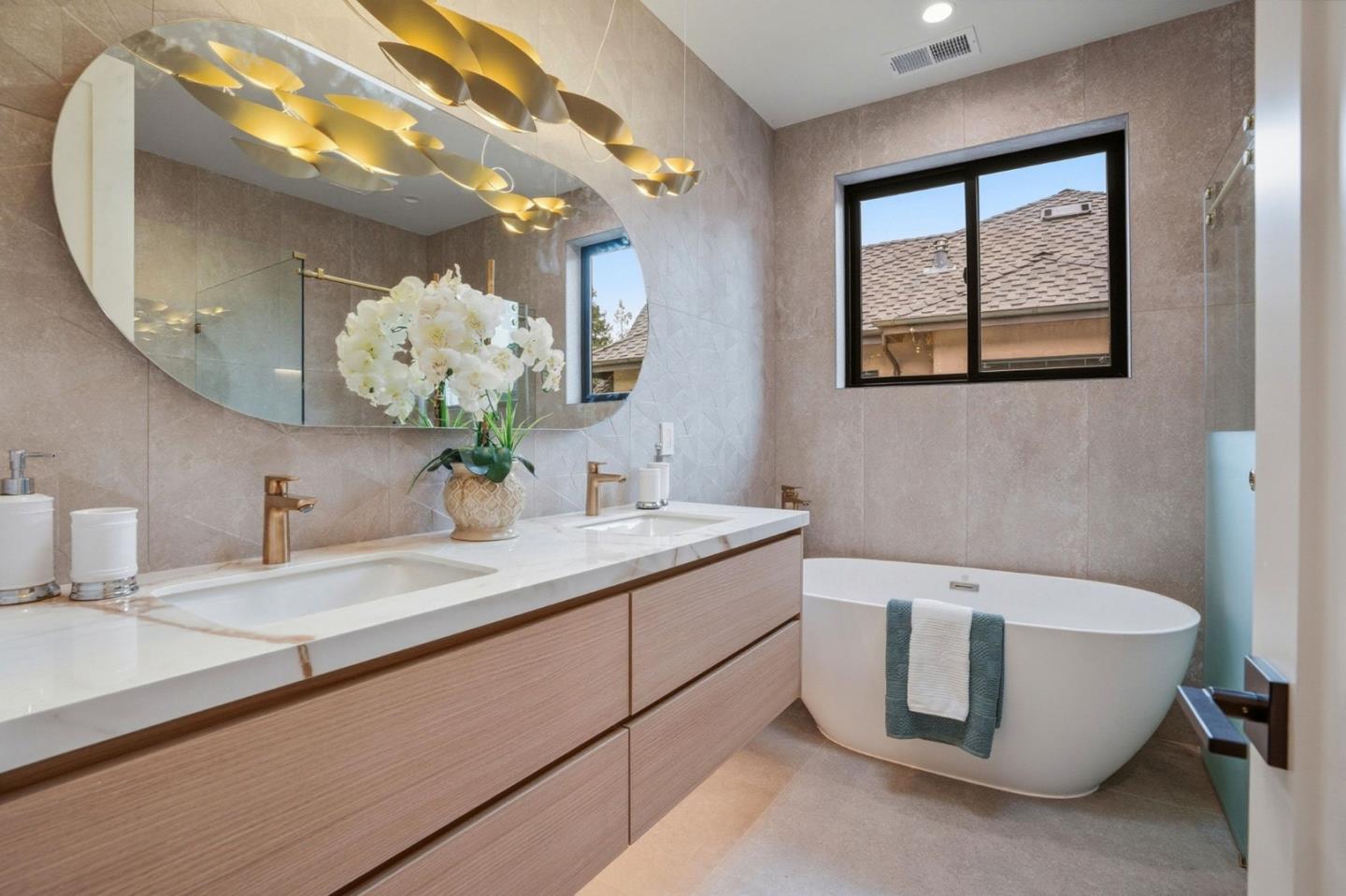 Detail Gallery Image 29 of 36 For 752 College Ave, Menlo Park,  CA 94025 - 5 Beds | 5 Baths