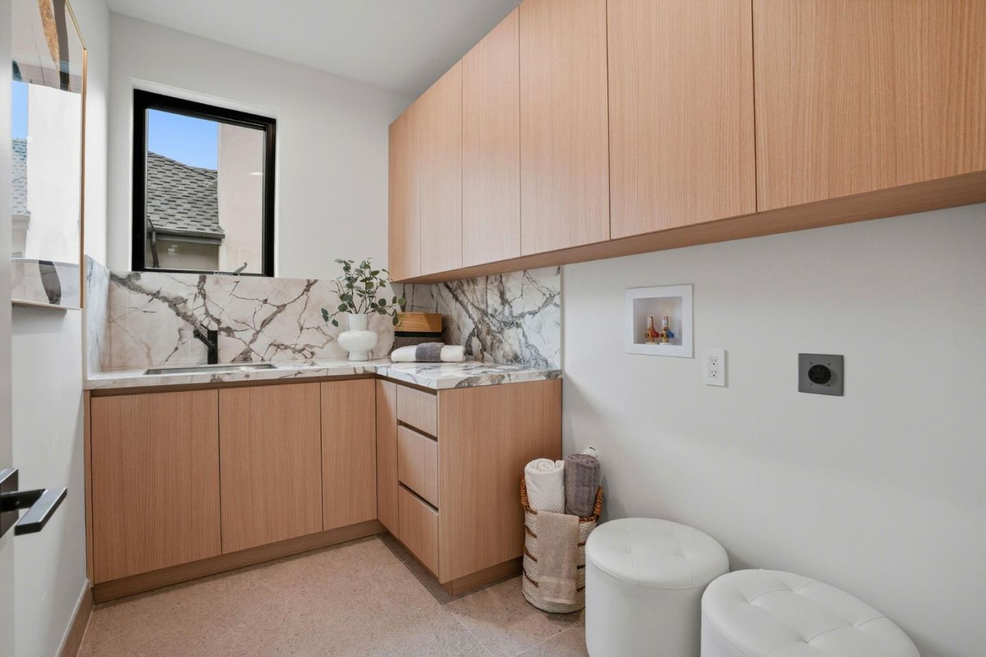 Detail Gallery Image 32 of 36 For 752 College Ave, Menlo Park,  CA 94025 - 5 Beds | 5 Baths