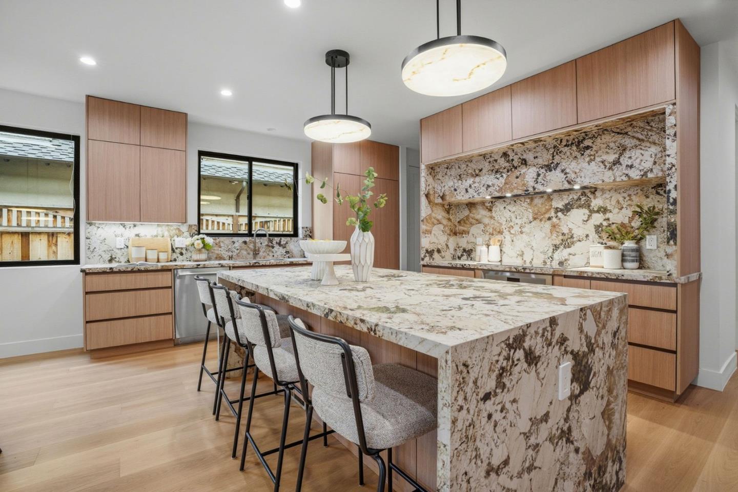 Detail Gallery Image 8 of 36 For 752 College Ave, Menlo Park,  CA 94025 - 5 Beds | 5 Baths