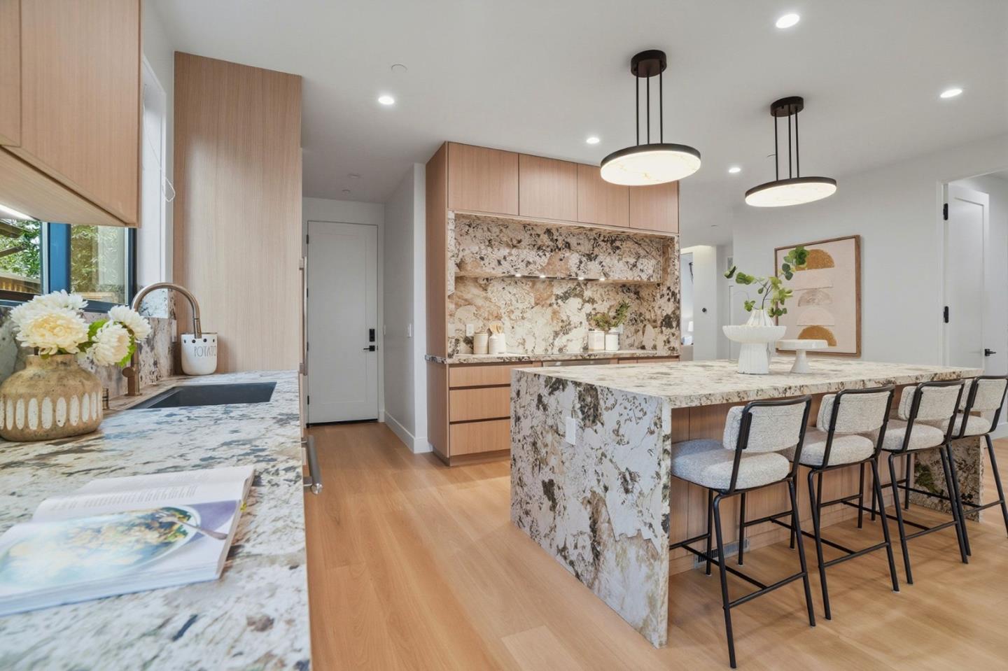 Detail Gallery Image 9 of 36 For 752 College Ave, Menlo Park,  CA 94025 - 5 Beds | 5 Baths