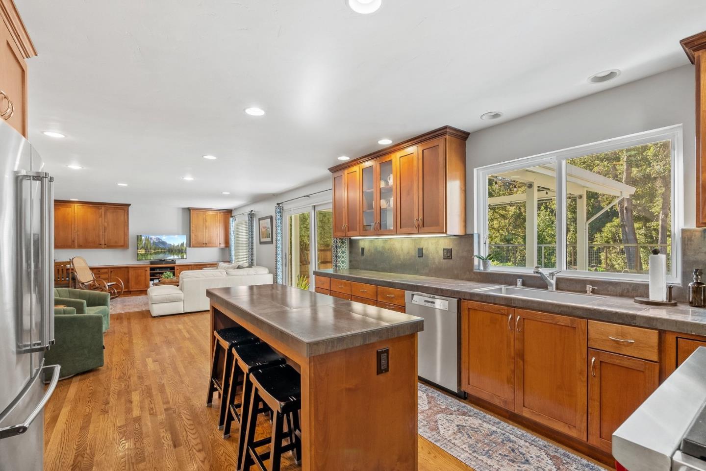 Detail Gallery Image 5 of 40 For 1699 Cheryl Way, Aptos,  CA 95003 - 4 Beds | 2/1 Baths