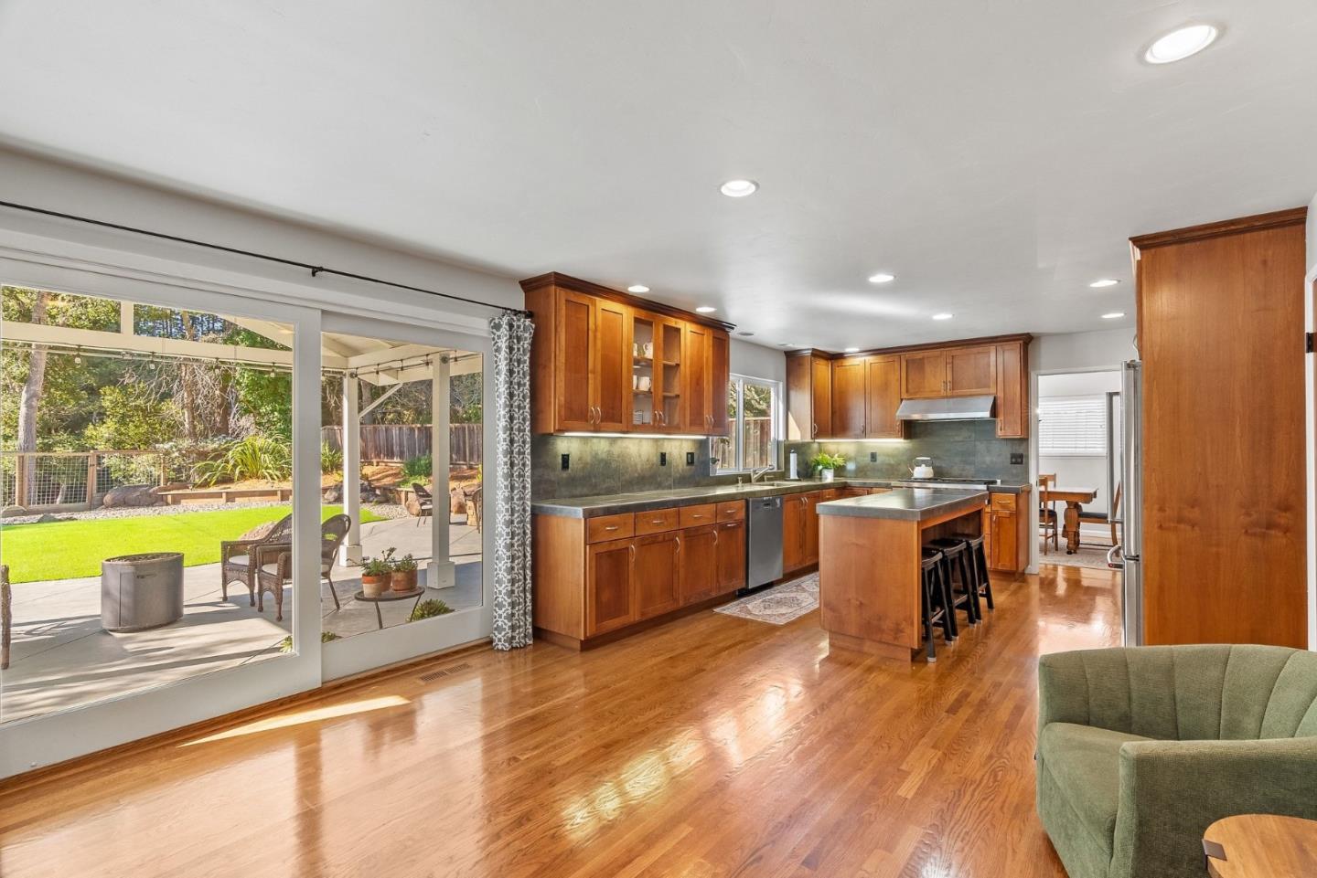 Detail Gallery Image 6 of 40 For 1699 Cheryl Way, Aptos,  CA 95003 - 4 Beds | 2/1 Baths