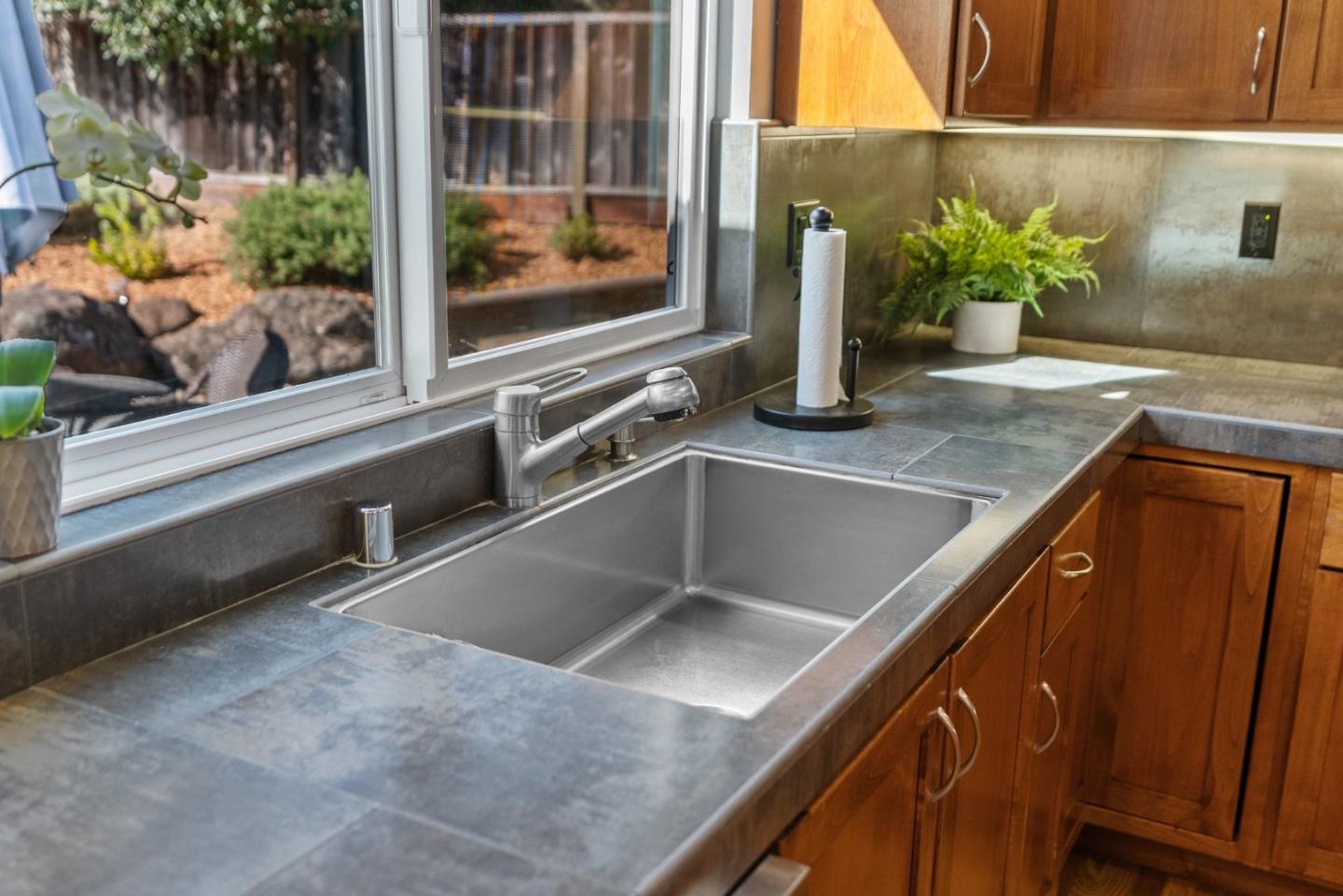 Detail Gallery Image 9 of 40 For 1699 Cheryl Way, Aptos,  CA 95003 - 4 Beds | 2/1 Baths