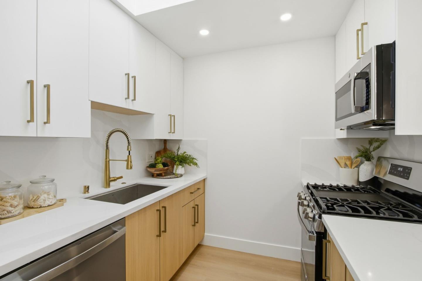 Detail Gallery Image 14 of 33 For 2848 Donizetti Ct, San Jose,  CA 95132 - 3 Beds | 2 Baths