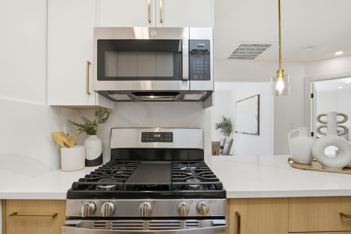 Detail Gallery Image 15 of 33 For 2848 Donizetti Ct, San Jose,  CA 95132 - 3 Beds | 2 Baths