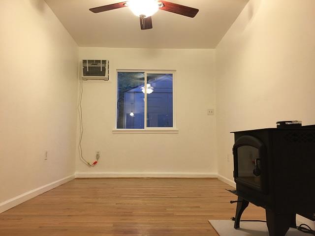 Detail Gallery Image 6 of 9 For 2011 Ashton Ave #B,  Menlo Park,  CA 94025 - 1 Beds | 1 Baths