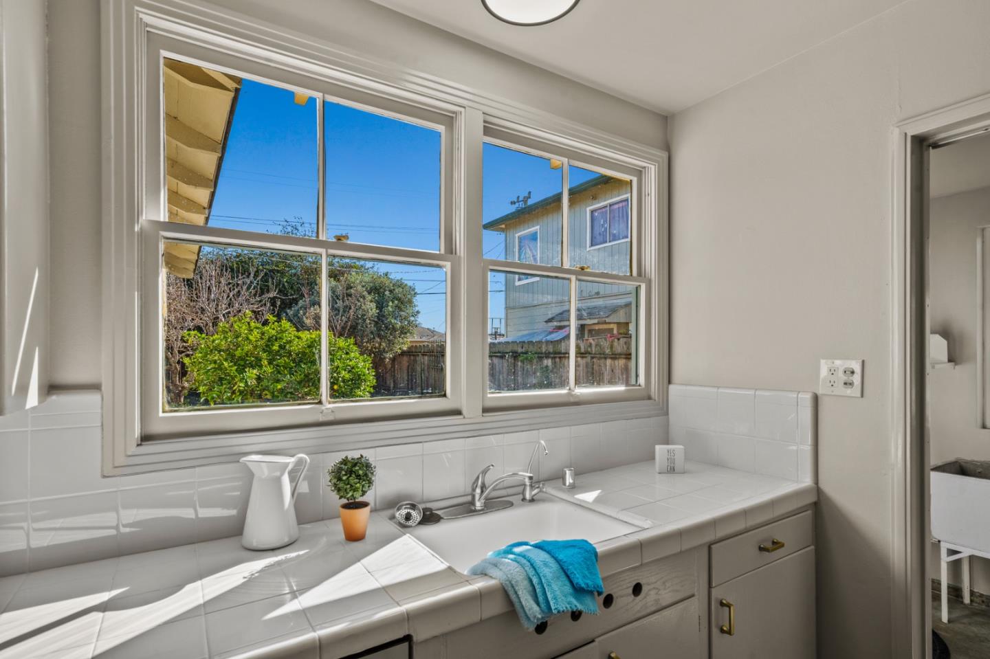 Detail Gallery Image 15 of 28 For 208 Diablo Dr, Salinas,  CA 93906 - 3 Beds | 1 Baths